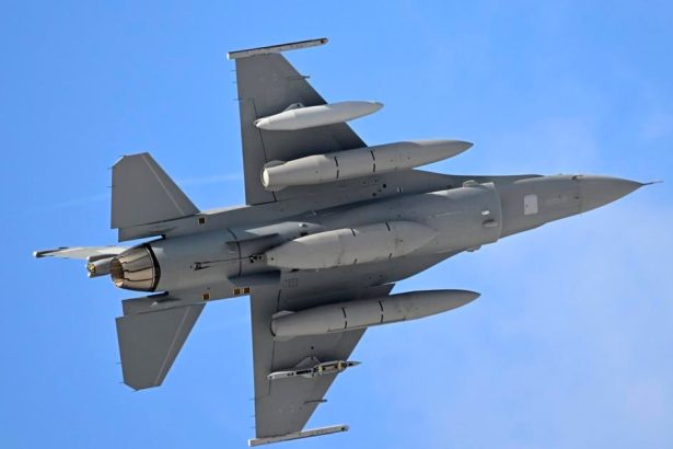 Na zapade Turecka sa zrutila stihacka F 16 pilot zahynul