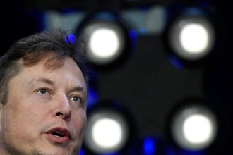 Nikto nie je nad zakom Francuzsko vysetruje Muskovu platformu X