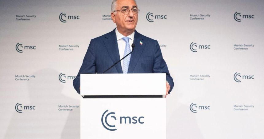 Pahlavi vyzval Trumpa aby pomohol Irancom a ukoncil islamsku republiku