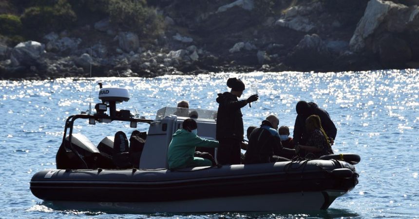 Po potopeni clna v Egejskom mori zahynuli traja migranti styria su nezvestni