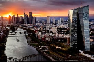 Rastuce euro predstavuje pre ECB novy problem exportne orientovane ekonomiky mozu utrpiet