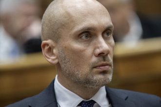 SaS vyzvala MZP aby pri EIA bateriovej fabrike v Suranoch zohladnilo Madarsko