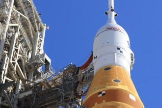 Sef NASA vylucil marcovy termin startu misie Artemis 2 z dovodu technickych problemov