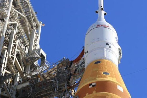 Sef NASA vylucil marcovy termin startu misie Artemis 2 z dovodu technickych problemov