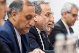 Sef iranskej diplomacie odisel do Zenevy caka ho tretie kolo rokovani s USA o jadrovom programe