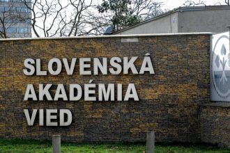 Svetlo ju aktivuje molekula nasledne zautoci Europski a slovenski vedci testuju setrnejsiu liecbu rakoviny