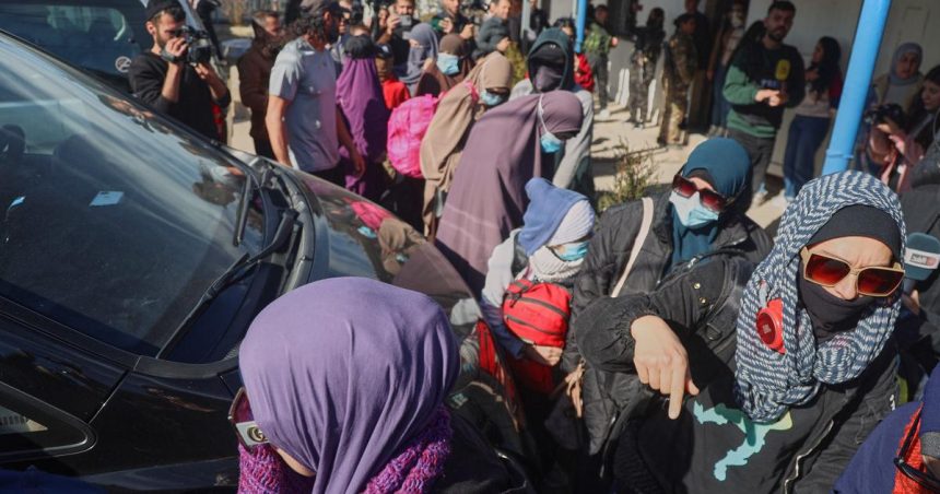 Syria Kurdski militanti prepustili 34 Australcanov s vazbami na teroristov z IS