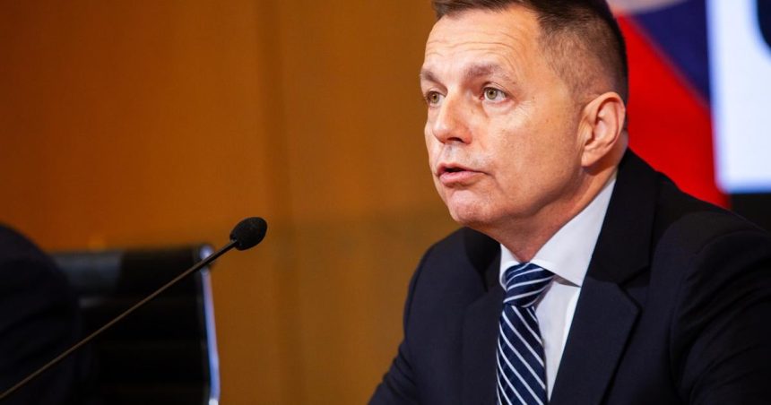 V koalicii podla ministra Kamenickeho zatial nie je dohoda o guvernerovi NBS