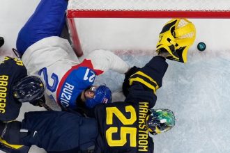 VIDEO Gol Ale nie Preco rozhodcovia zrusili druhy gol Slovenska proti Svedsku