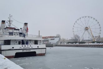 v polska pre mrazy zavreli 549 skol urady varuju aj pred poladovicou