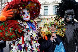vikend vsetko su to zamaskovane procesie a hry