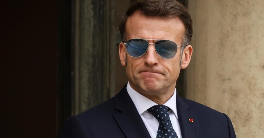 zdroj afp vo francuzsku odhalili klamlivu kampan spajajucu macrona a epsteina