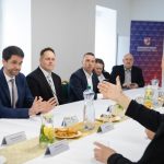 Banskobystricky kraj investuje miliony do pomoci seniorom a zranitelnym ludom s podporou ministerstva