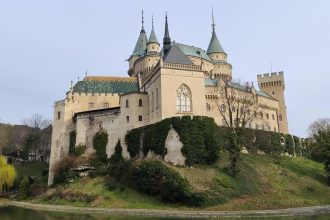 Bojnicky zamok caka obnova za miliony investicia ma prinies novinky a zvysit navstevnost