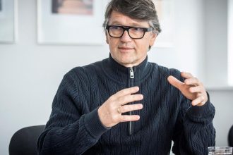 Exminister Madaric Fico vnima ze toto je jeho najslabsia vlada a az tak velmi ho to nebavi