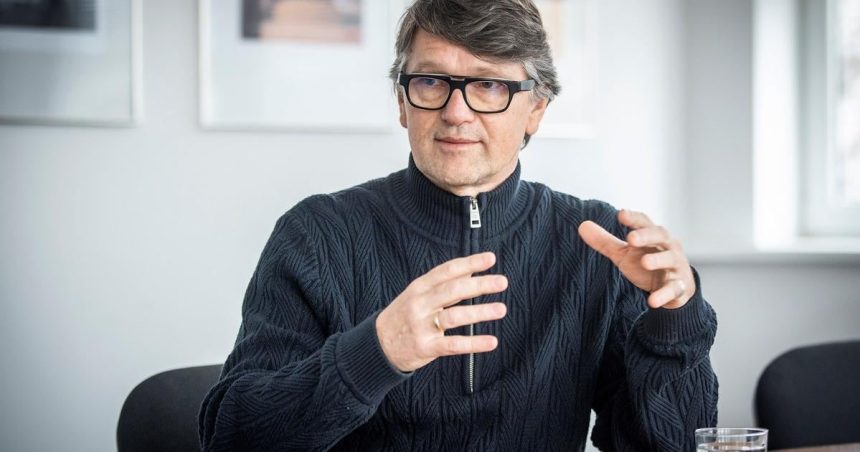 Exminister Madaric Fico vnima ze toto je jeho najslabsia vlada a az tak velmi ho to nebavi