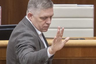 Fico sa v Rumunsku stretne s prezidentom premierom aj krajanmi