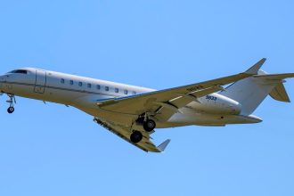 Hnutie Slovensko opat kritizuje Kalinaka za nakup lietadiel z roku 2024