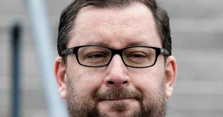 Kandidat na primatora Bratislavy Heredos podal trestne oznamenie na Valla