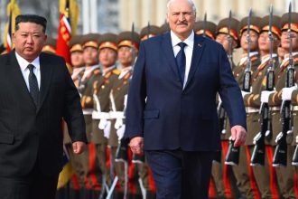 Kim Cong un privital v Pchjongjangu Lukasenka