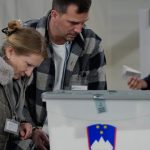 Ocakavasa tesny soubj o vitazstvo Slovinci rozhoduju o zlozeni noveho parlamentu