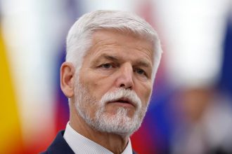 Pavel si pozval ministerku financii Opat kritizoval cesky rozpocet na obranu