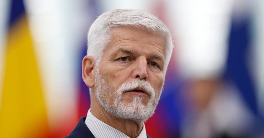 Pavel si pozval ministerku financii Opat kritizoval cesky rozpocet na obranu