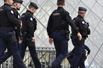 Policia v Parizi zmarila bombovy utok pred Bank of America