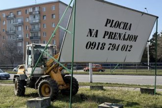 Ruzinov odstranil dva nelegalne bilbordy na Bajkalskej ulici