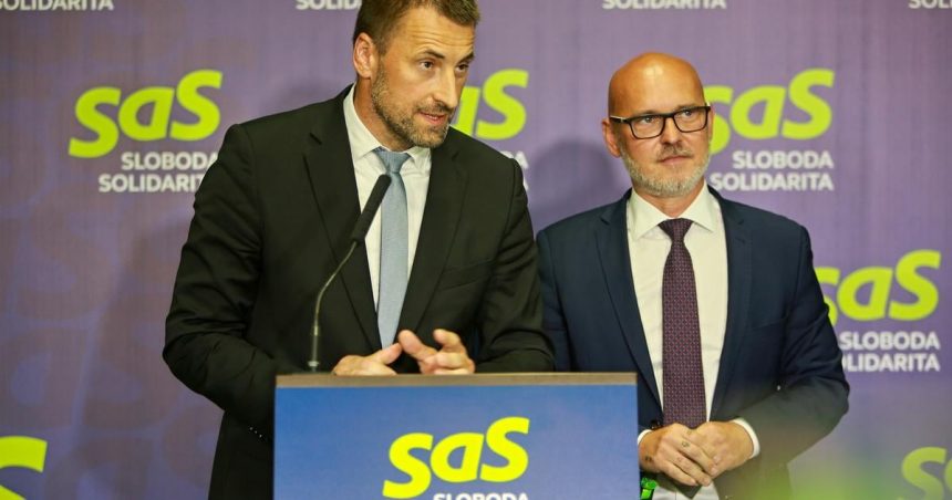 SaS pridava k trestnemu oznameniu na Fica takmer 14 000 podpisov