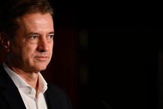 Slovensky premier Golob po nerozhodnych volbach zacal rokovania o koalicii