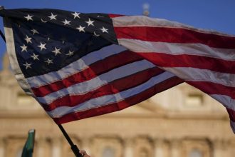 USA rozsrili program kauc pre iadateov o vza o 12 krajn