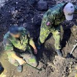 V obci zasahovali pyrotechnici V zemi objavili 180 stale funkcnych min