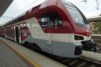 Vlaky maju premavat Handlovskym sidliskom ulohu dostal minister uz pred trinastimi rokmi