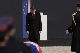 Vo Francuzsku sa rozlucili s byvalym premierom Lionelom Jospinom