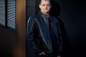 Zije s trvalym vyvodom hrubeho creva vyhrnut tricko pre mna nie je problem nehambim sa za to