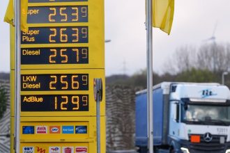 podnikatelska aktivita v eurozone klesa vojna s iranom moze sposobit stagflaciu 1