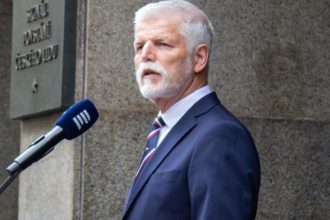 poslanecka imunita by mala byt podla ceskeho prezidenta obmedzena na vyjadrenia v snemovni