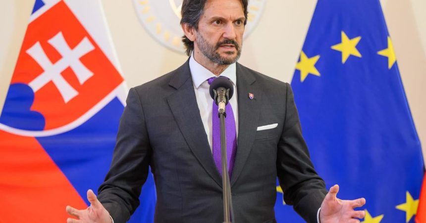 premier sa na oslavy mdz previezol specialnym vlakom v ramci tratoveho treningu odmieta kritiku opozicie od kalinaka