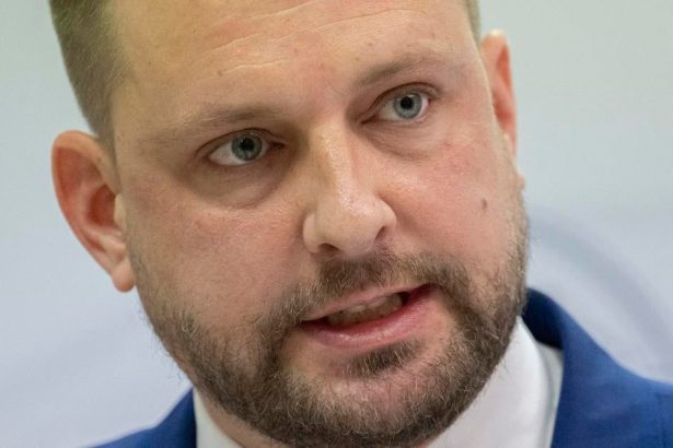 rezort zdravotnictva berie na vedomie odporucanie liekovej agentury schvalit vakcinu proti chripke a covid 19