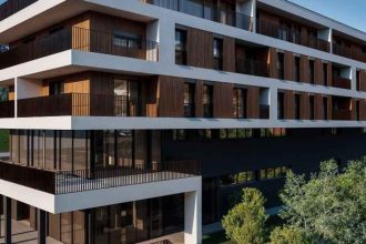 v tvrdosine vznikne modern obchodn centrum s bytmi polski investor planuje jeho otvorenie o dva roky