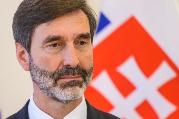 Blanar odcestoval na navstevu Albanska so sefmi diplomacie Ceska a Rakuska