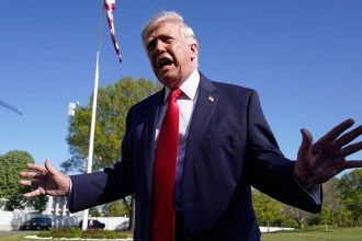 Blizky vychod online Trump obvinil Iran z vydierania sveta USA zacnu blokadu Hormuzu