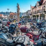 Do ulic vyrazi stovky motoriek policia varuje pred dopravnymi obmedzeniami v Topolcanoch a okoli