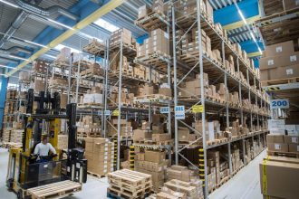 Europeske odbory odmietaju zneuzivanie umelej inteligencie na monitorovanie zamestnancov