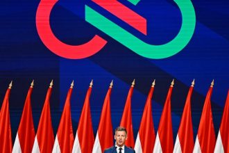 Fica od eskalacie sporov s Madarskom brzdil Orban Magyar to moze zmenit Co prinese jeho prichod Slovensku a V4