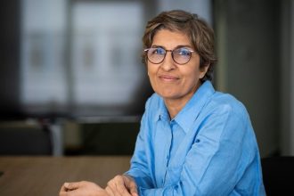 Irancanka na Slovensku Je sialene ze sa 42 rokov nemozem vratit domov aj ked je to stvorhodinovy let