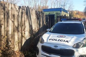 Ludia zostali v soku Ked videli co muz robi pri detskom ihrisku zalarmovali policiu