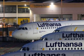 Lufthansa zrusila takmer vsetky piatkove lety s odletom a priletom z Budapesti kvoli strajku