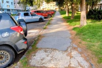 Mesto zacina s obnovou ulic v dvoch sidliskach pribudnu parkovacie miesta a zelem